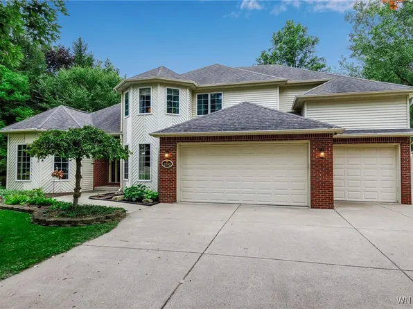 2255 Lapham Rd, East Aurora, NY 14052