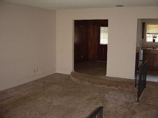 4th image of 1002 ARROYA VISTA DR