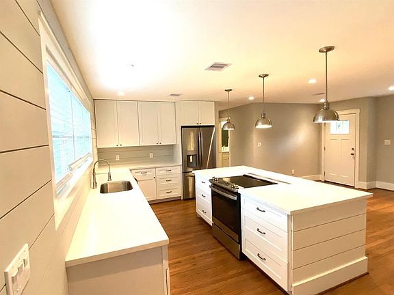 4th image of 8214 Montridge Dr