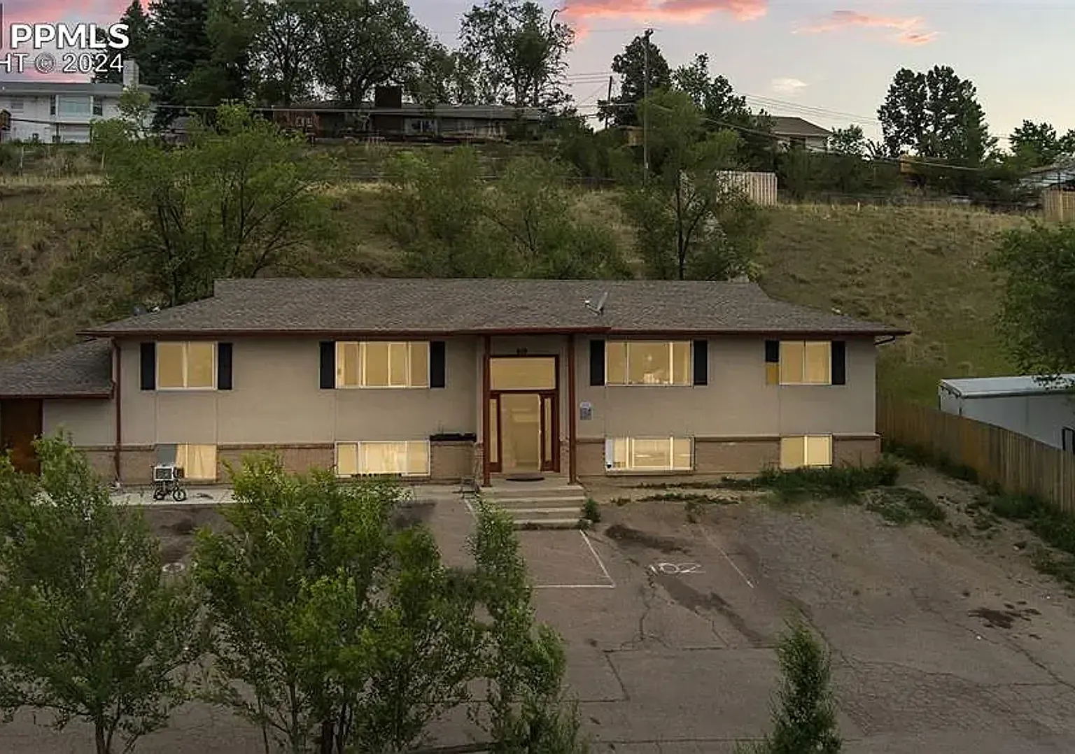 2 bed 1 bath with laundry in unit on the West side of Colorado Springs — Photo 1