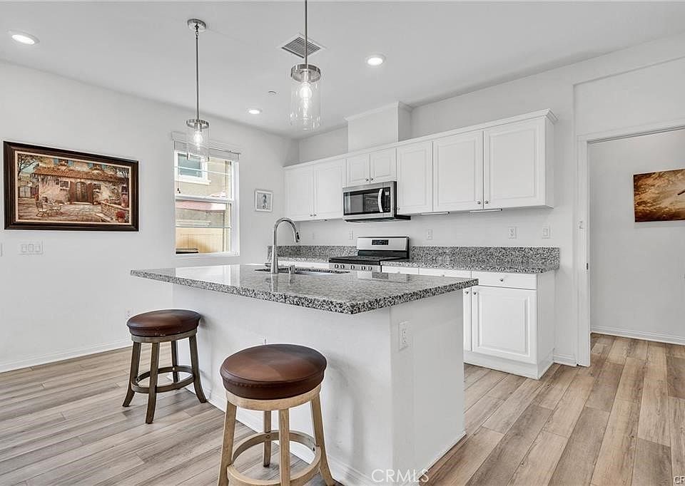 1752 Apricot Tree Pl, Upland, CA 91784 | Zillow