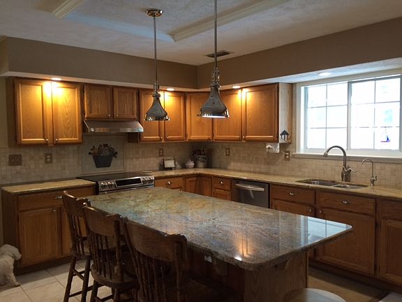 Newly updated kitchen. 