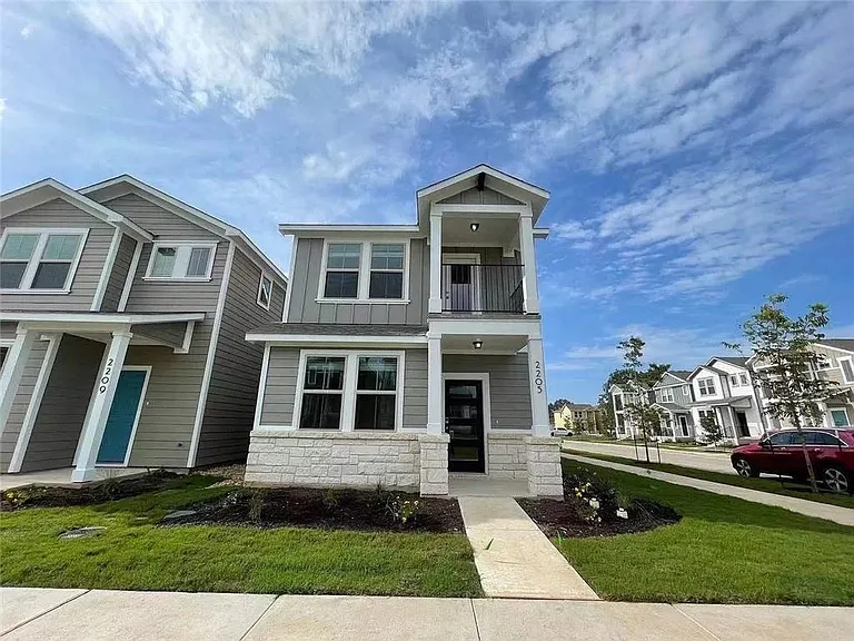2205 Arendale Dr — Photo 2