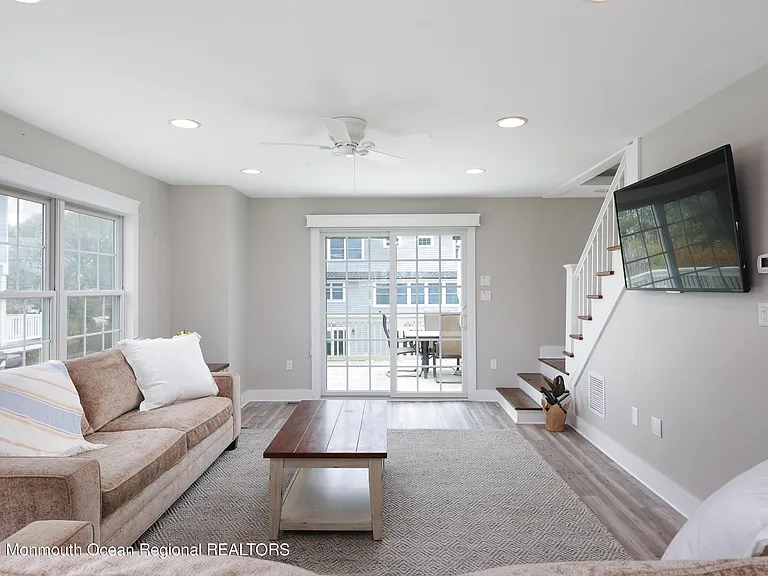 912 Ocean Ave — Photo 11