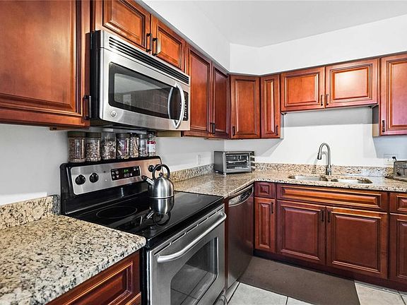 5th image of 5140 CYPRESS CREEK DRIVE #101