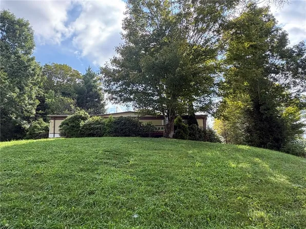 16 Wineberry Lane, Newland, NC 28657