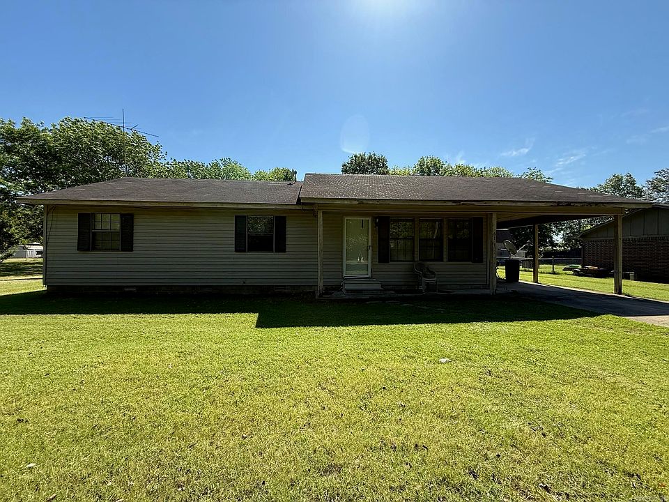 1st image of 611 S Hazen Ave