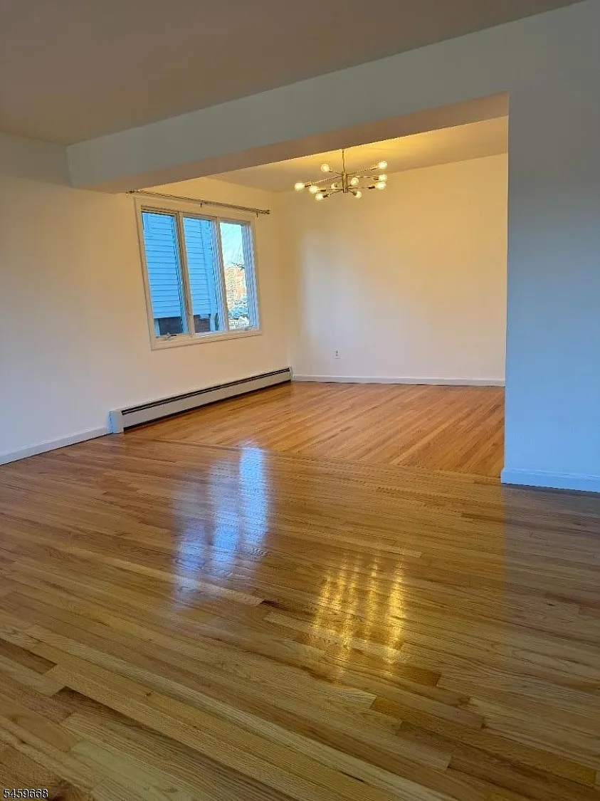 5 bed, 1.5 bath, $2,900 — Photo 4