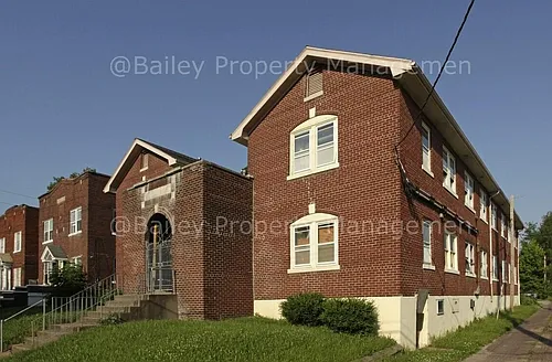 952 S Floyd St Photo 1