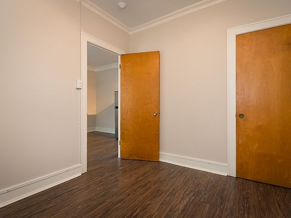 5th image of 5220 S Kenwood Ave #5220-502