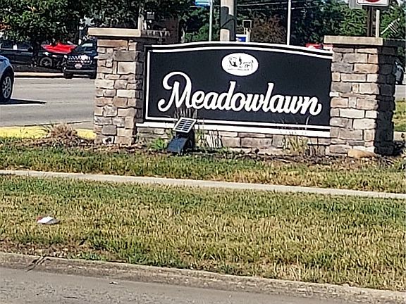 3rd image of 6-10 Meadowlawn Dr