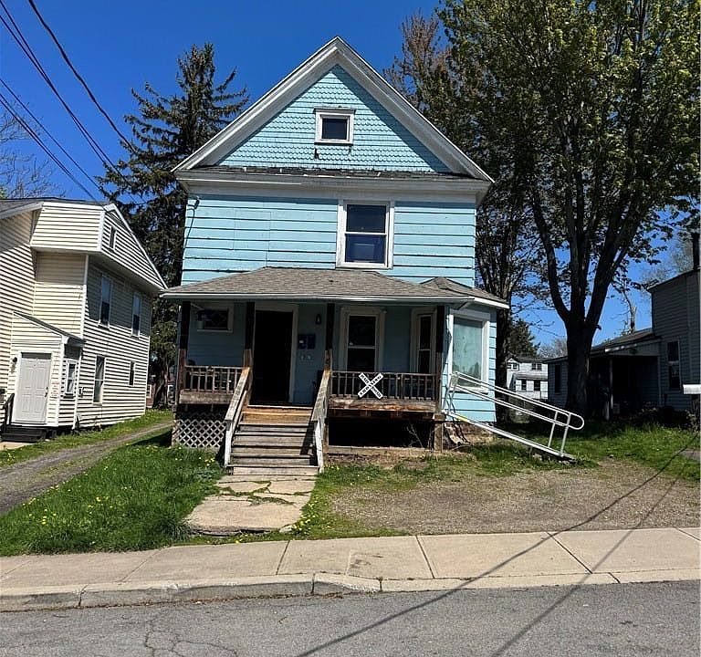 2nd image of 215 Utica St