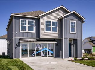 12509 S Woodlawn Dr, Lake Lotawana, MO 64086