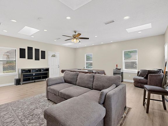 5th image of 7104 Primrose Dr NW