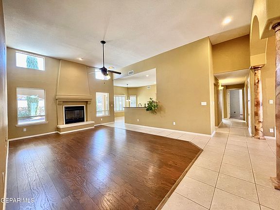 3rd image of 1472 Pioneer Rdg