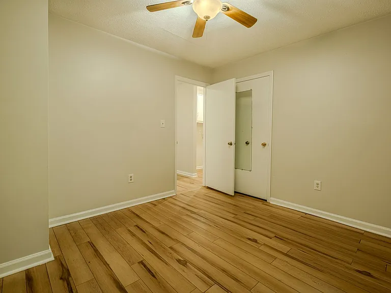 1180 Whit Davis Rd — Photo 12
