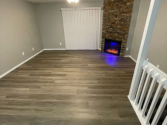2nd image of 1662 Blackhorse Ln