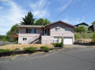 90 Veys Dr, Kelso, WA 98626