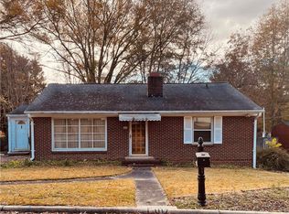 1117 N Woodleigh Cir, Reidsville, NC 27320