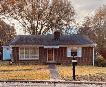 1117 N Woodleigh Cir, Reidsville, NC, 27320