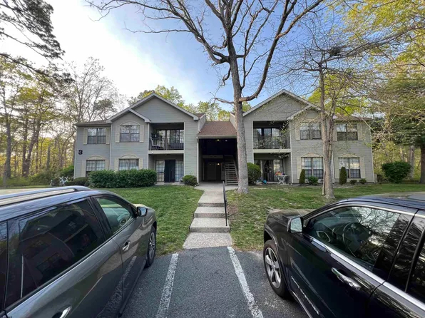 24 Sussex Pl #306, Galloway, NJ 08205