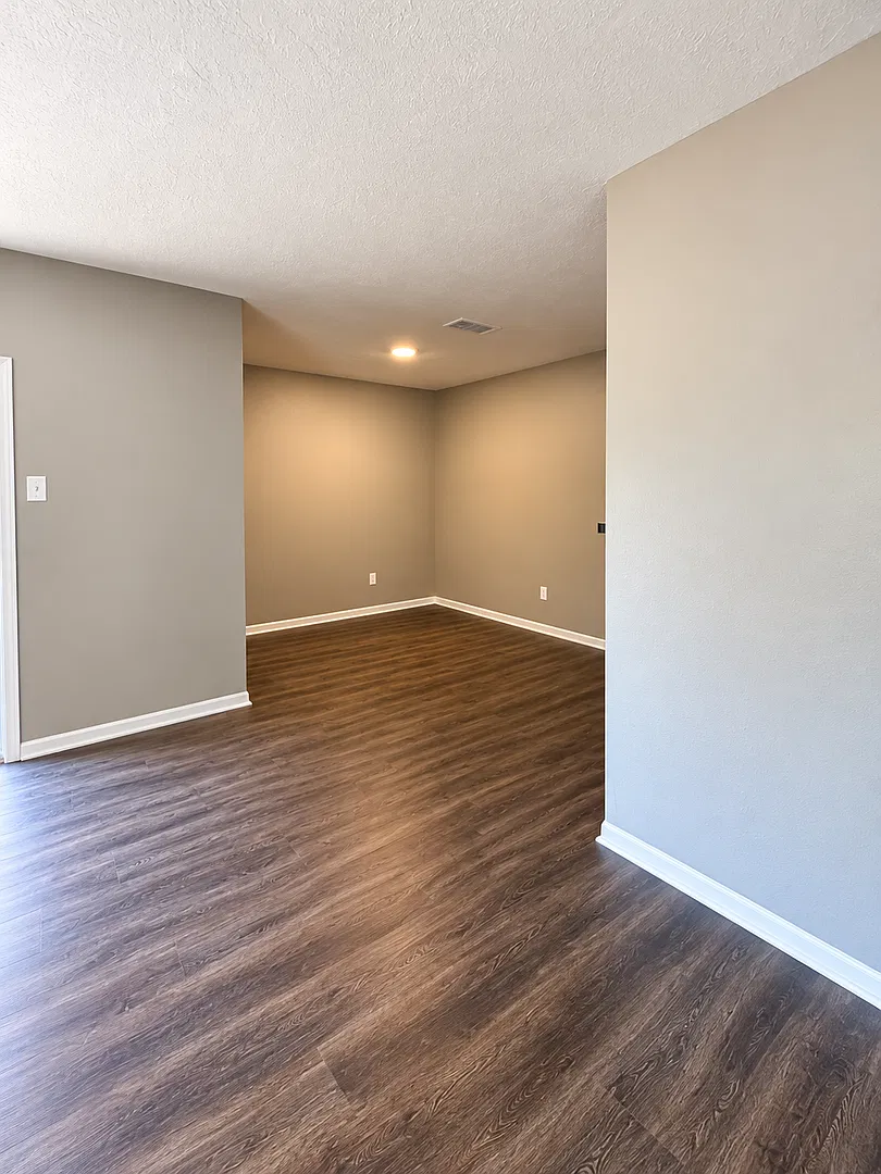 50% Off 1st Months Rent!! Renovated 2 Bedroom 2nd Floor Apartment In The Heart Of Conroe Tx — Photo 2