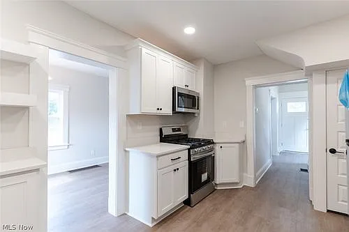 1464 E 123rd St — Photo 36