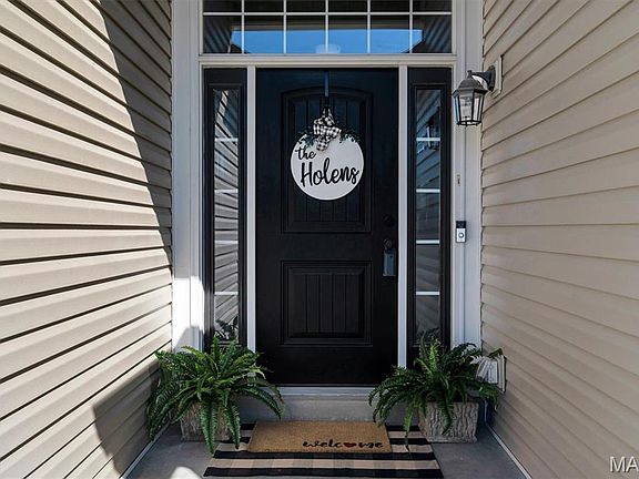 3rd image of 825 Liberty Creek Dr