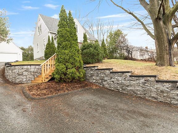 3rd image of 289 Malletts Bay Avenue