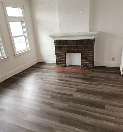 5th image of 2037 W Grand St #48238