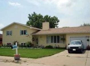 1607 Woodward Cir, Lexington, NE 68850