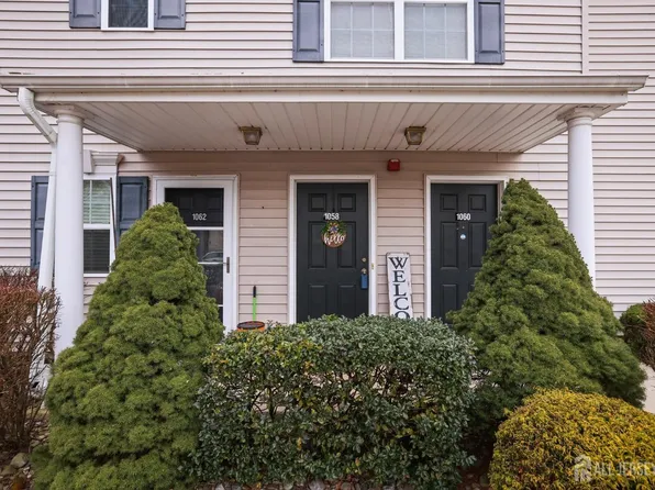 1058 Morning Glory Dr, Monroe Township, NJ 08831