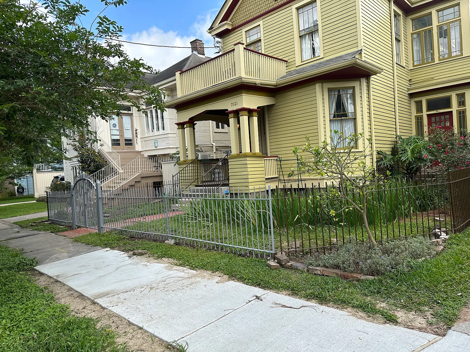 2 bed, 1200 sqft, $2,200 — Photo 4