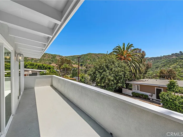 1435 Bluebird Canyon Dr — Photo 13