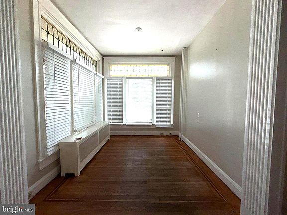 3rd image of 3235 Shannon Dr