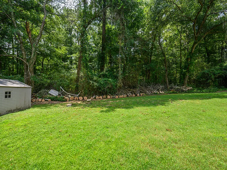 120 Lynn Dr — Photo 38