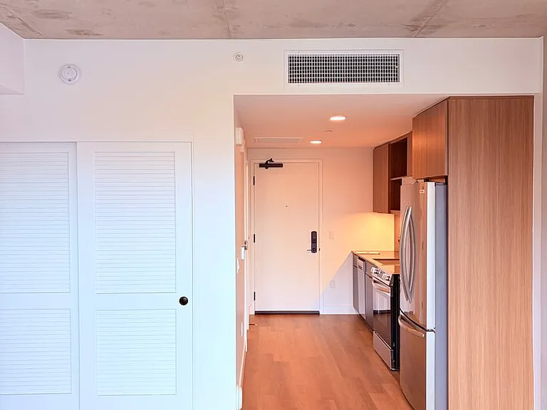 Rainford Apartments — Photo 18