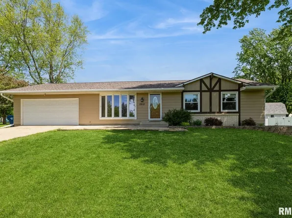2212 Harts Mill Rd, Clinton, IA 52732