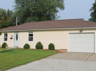 15 Henry St, Chicopee, MA 01020