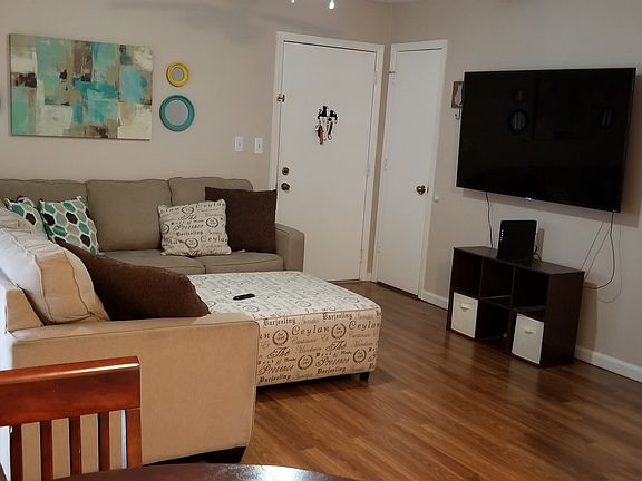 3rd image of 212 Buckingham Dr