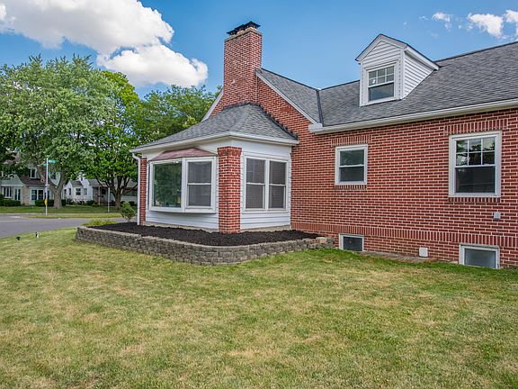 5th image of 493 Binns Blvd