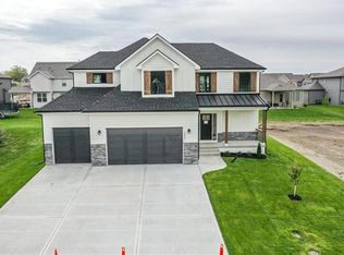 2798 SW 11th Ter, Lees Summit, MO 64081