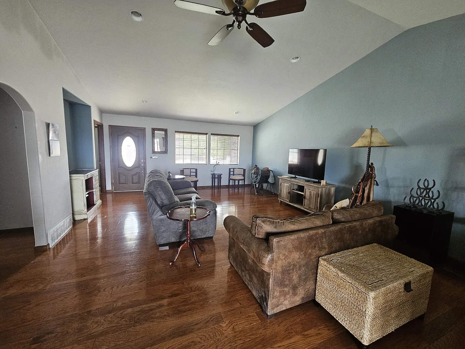 2 bed, 1421 sqft, $1,700 — Photo 3