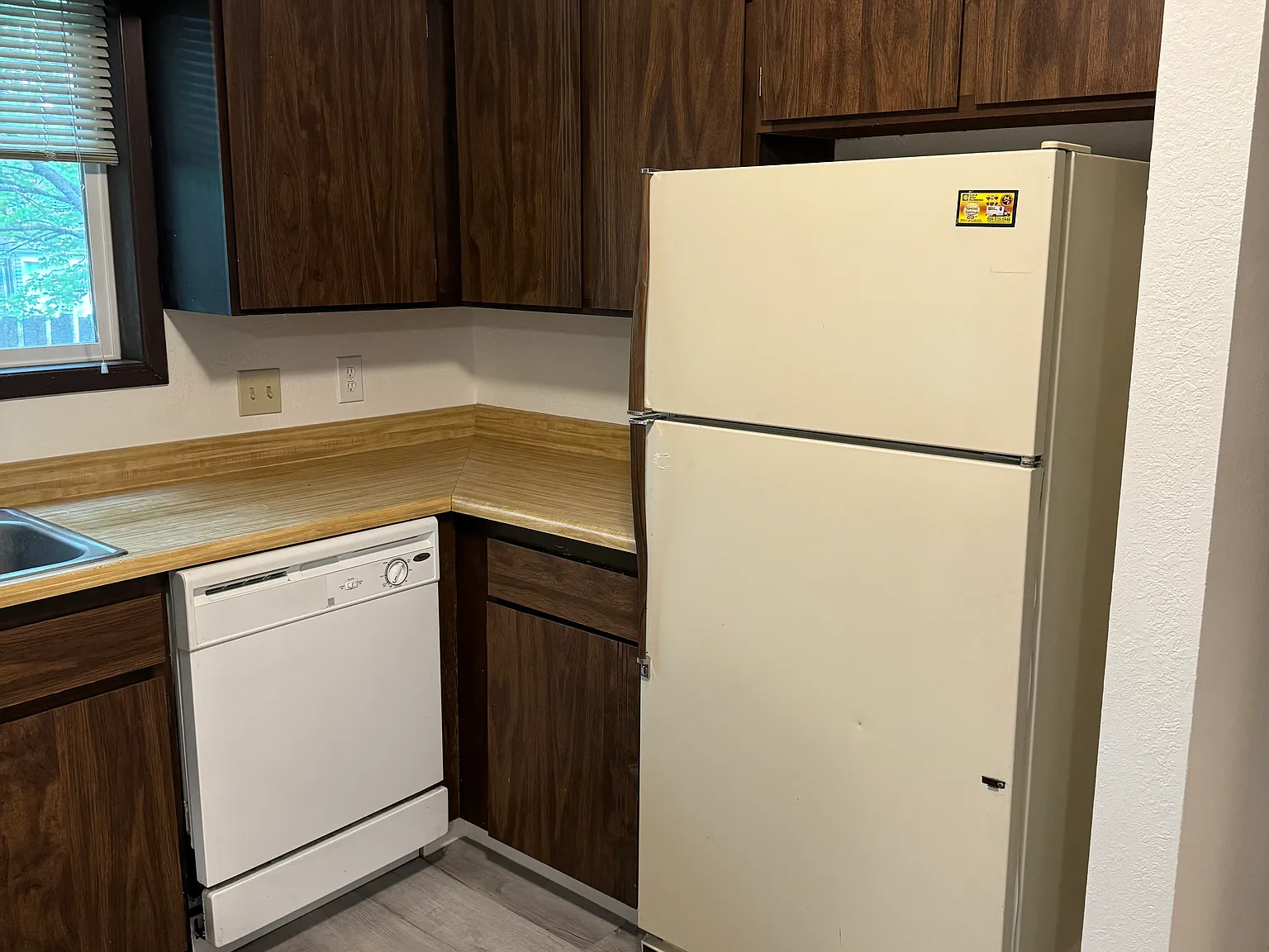 2 bed, 1000 sqft, $1,200 — Photo 4