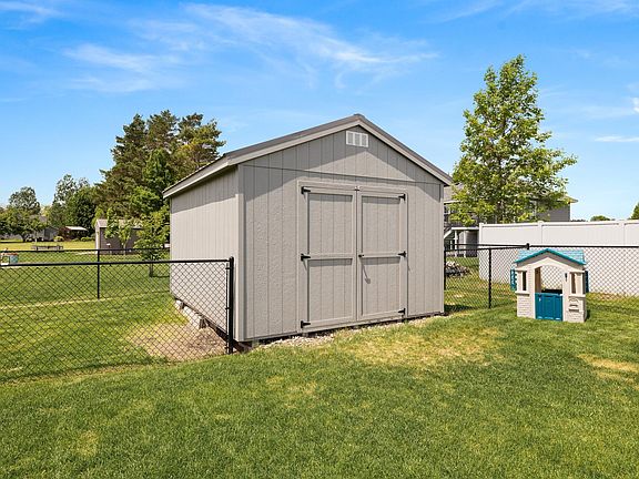 2nd image of 14890 Weston Cir