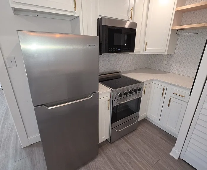 4042 Harrison St #302 — Photo 6