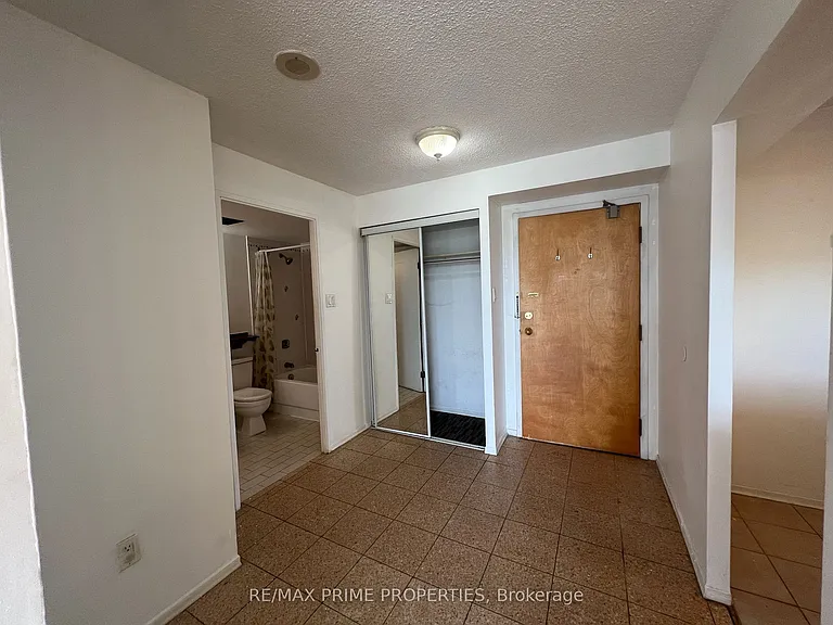 3050 Ellesmere Rd #821 — Photo 7