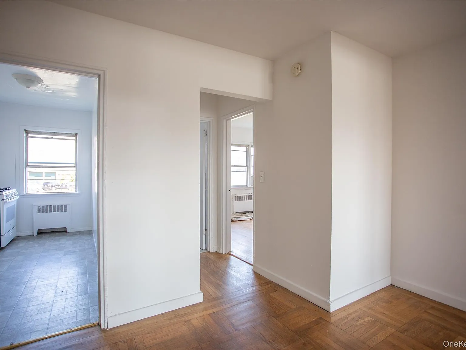 345 Shore Rd — Photo 3