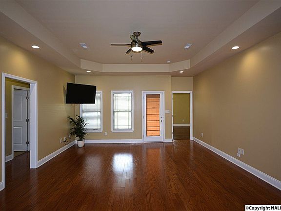 5th image of 404 Summer Cove Cir NW