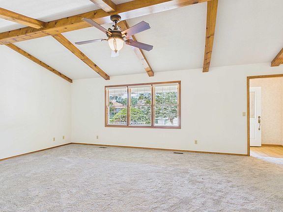 2nd image of 204 Parkwood Dr
